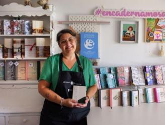 Vane, creadora de Amora Artesanía.