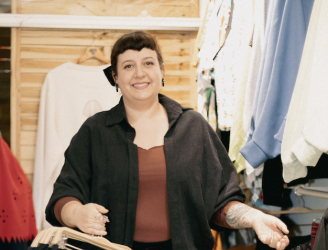 Lora, artesá e creadora de Boro.