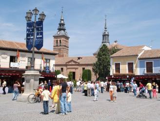 Mercado de artesanía Plaza de Segovia