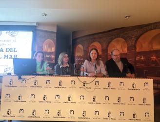 Nuria Soto Vázquez en una de sus conferencias en el Museo de Cerámica Ruiz de Luna de Talavera de la Reina