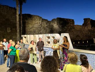 Ruta turística nocturna por los murales cerámicos. 