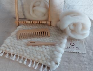 Descubre la magia del tejido y conecta con una tradición artesanal llena de significado. ¡Llévate tu pieza única e inspírate para explorar nuevas creaciones textiles!