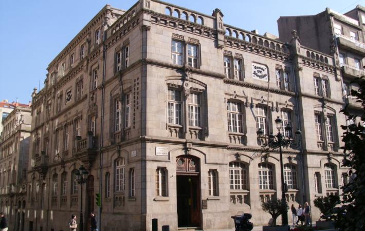 Fachada de la Escuela Municipal de Artes y Oficios (EMAO)