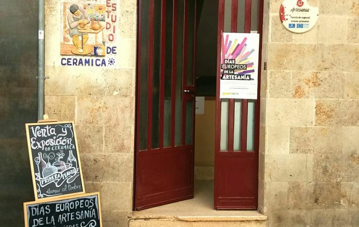 ENTRADA AL TALLER ESTUDIO CERÁMICA TEJARES 