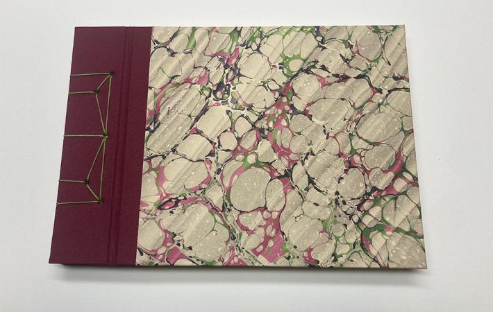 Encuadernación japonesa y plumier