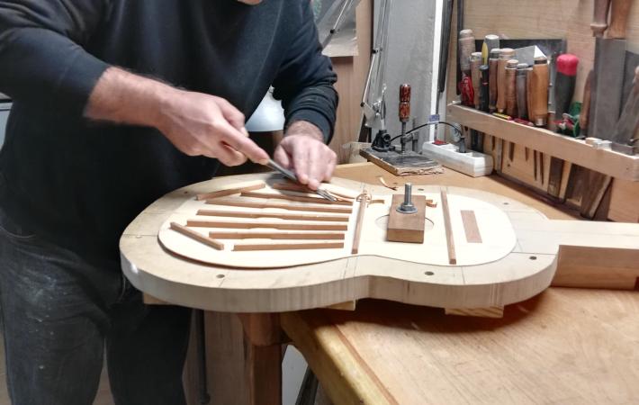 Trabajando en la tapa.