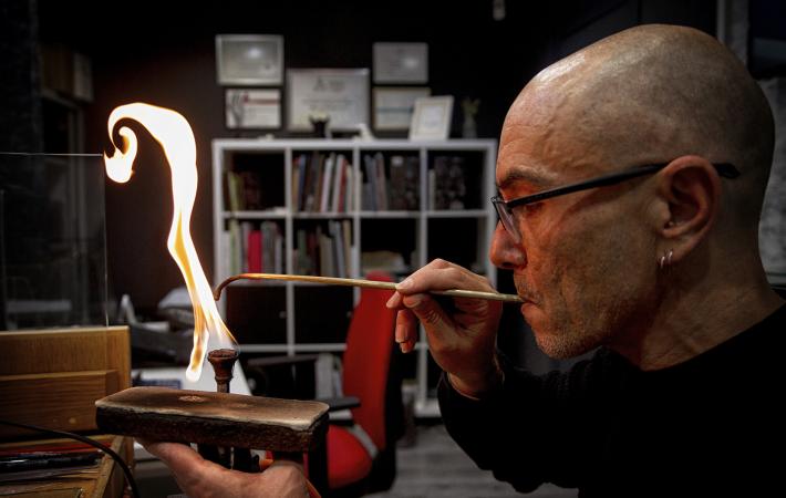 Luis Méndez. Proceso de soldadura. Foto: ©Raquel Barbero