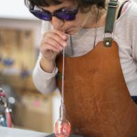 Tiziana Chiara  - Taller abierto con demo de joyería en vidrio al soplete