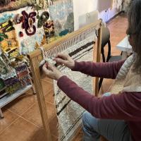 Tejiendo alto lizo con lana de ovejas autóctonas españolas 