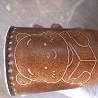 Pieza de cuero en proceso 