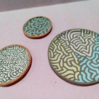 Engobes sobre barro rojo/ Engobeak buztin gorrian