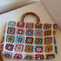 BOLSO DE MANO REALIZADO A GANCHILLO