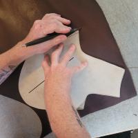 Cortado de pieles a cuchilla con patrón