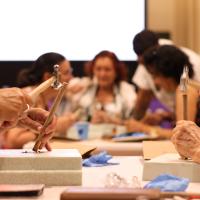 Taller experiencial de repujado y cincelado1